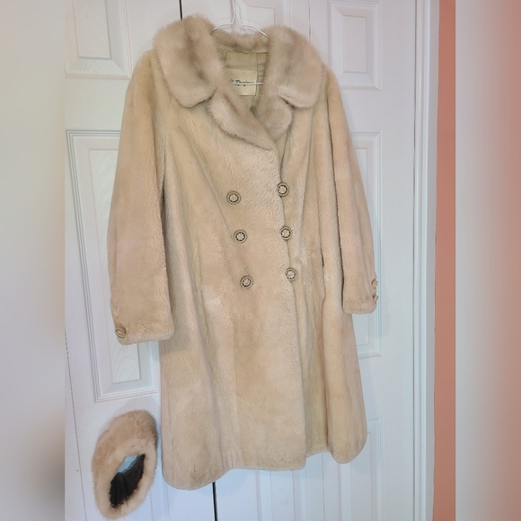 Vtg Holt Renfrew Cream Fur Coat 🤍🌴 - Picture 5 of 14